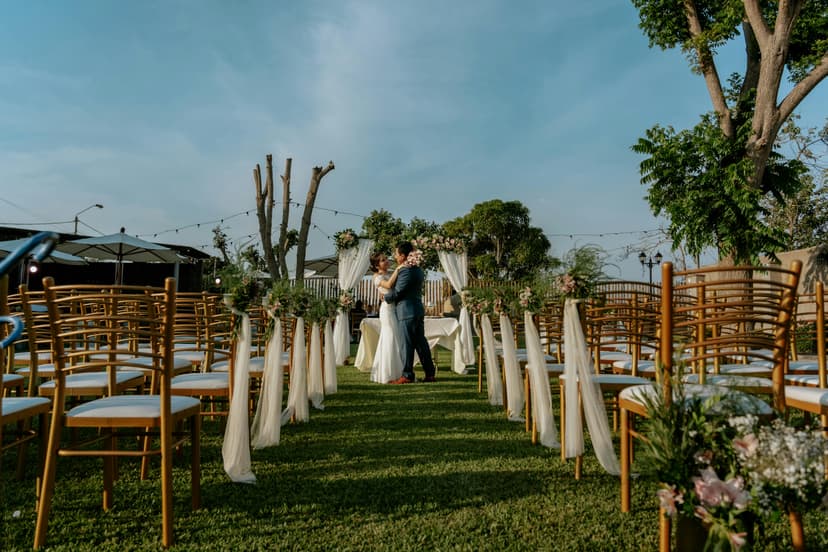 Wedding photo sharing app interface preview